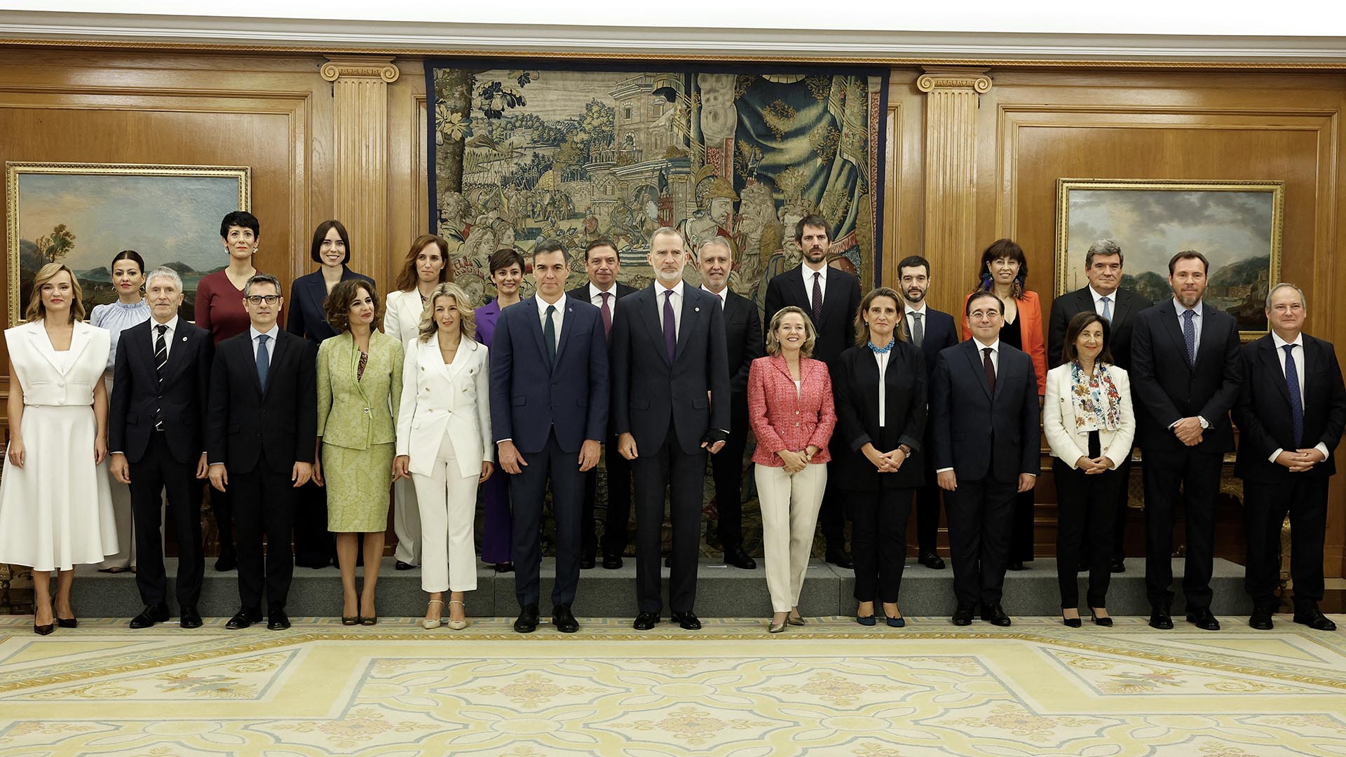 Los ministros del nuevo Gobierno de España juraron ante el rey Felipe VI