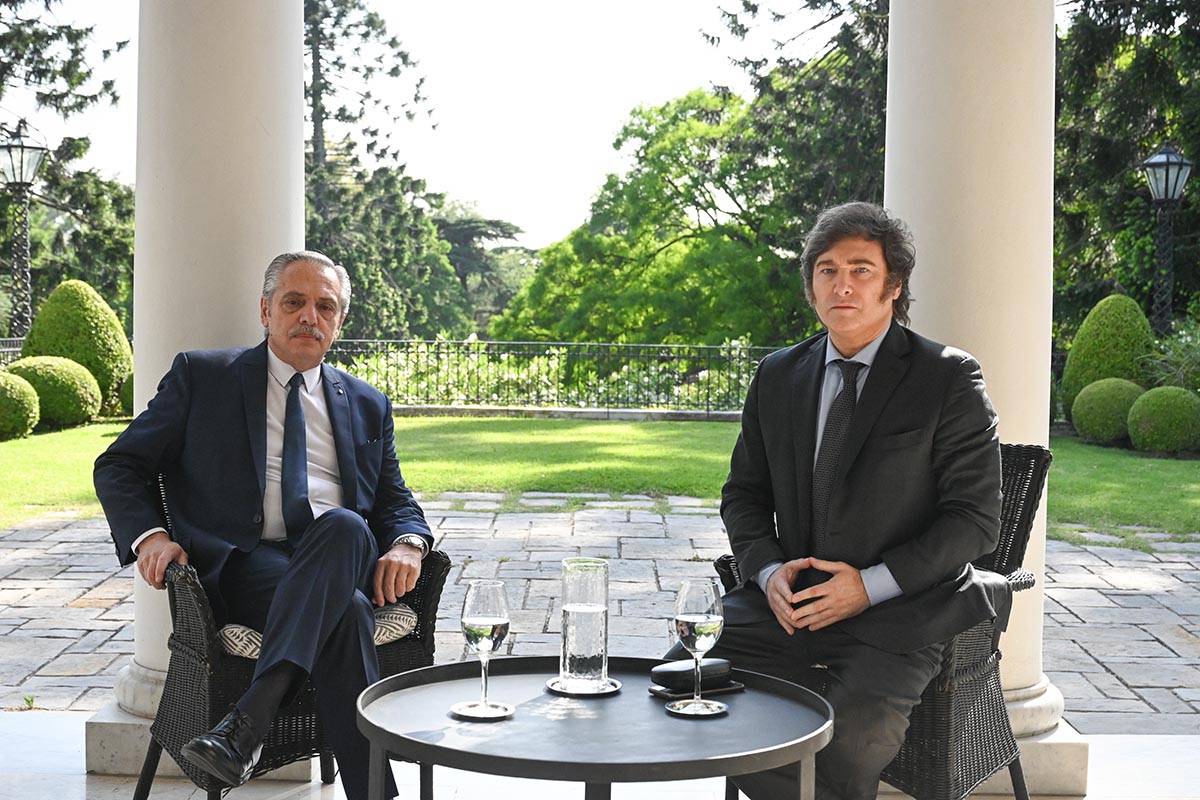 Comienza la transición con el primer encuentro entre Alberto Fernández y Javier Milei en Olivos