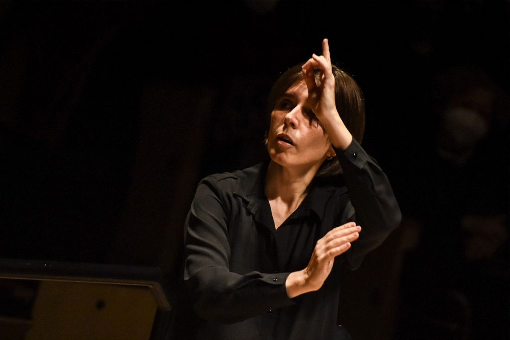 “Un animal que no existe”, una obra coral con instrumentos tradicionales, música electrónica y videos 3D