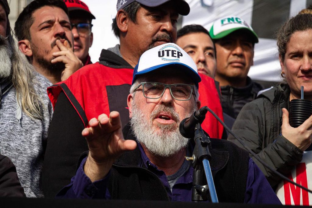 Las organizaciones sociales, divididas por el pase de los planes sociales al Ministerio de Trabajo