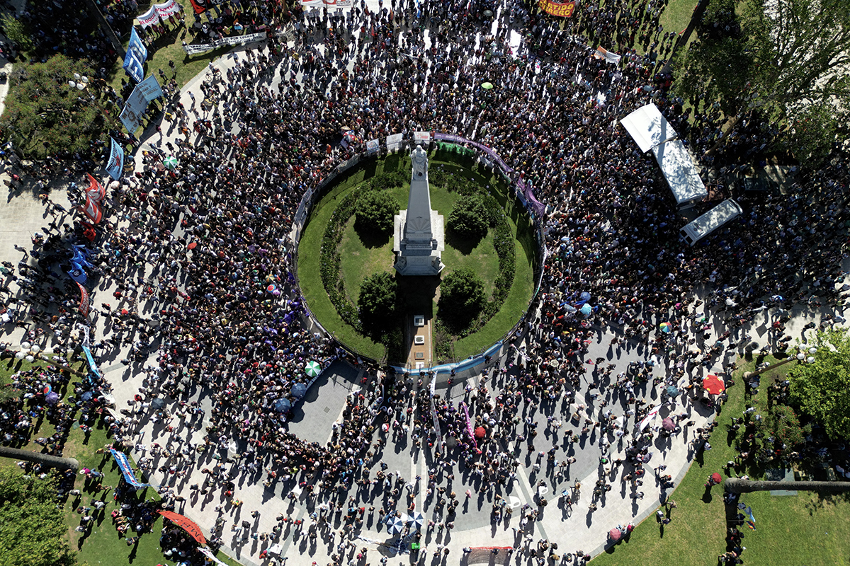 Un jueves distinto en la marcha de las Madres: recordaron a Hebe y llamaron a «resistir combatiendo» contra Milei