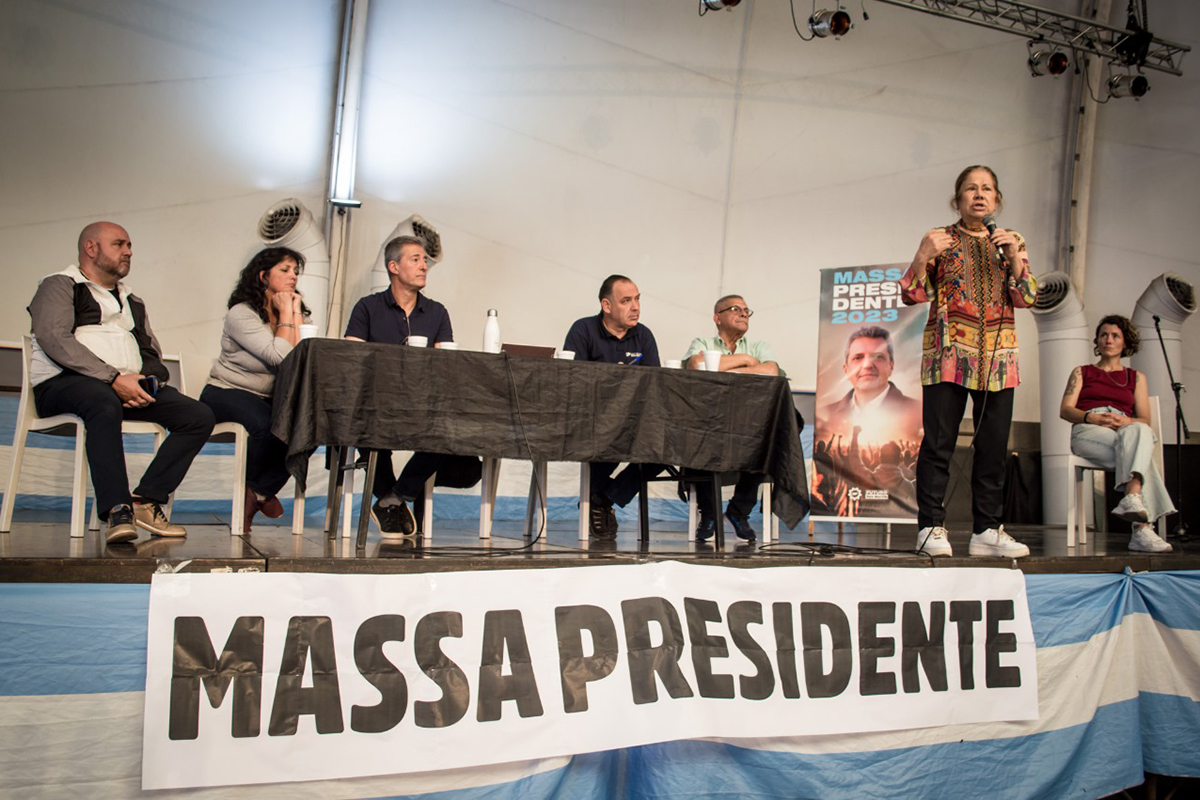 En respaldo a Sergio Massa, movimientos sociales realizaron un plenario por la unión nacional