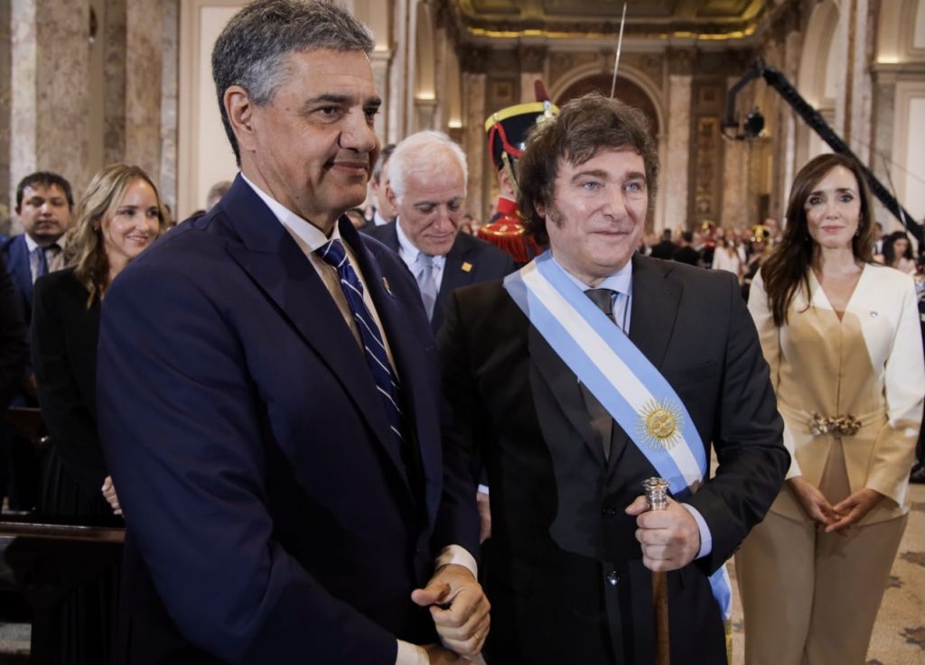 La motosierra de Jorge Macri: echaron a casi 90 trabajadores del Ministerio de Educación porteño 1 La motosierra de Jorge Macri: echaron a casi 90 trabajadores del Ministerio de Educación porteño