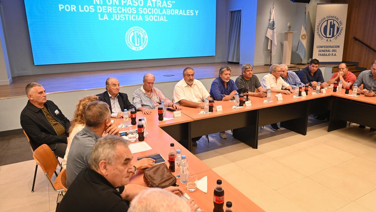 La CGT advirtió que no se quedará «de brazos cruzados» ante las medidas económicas