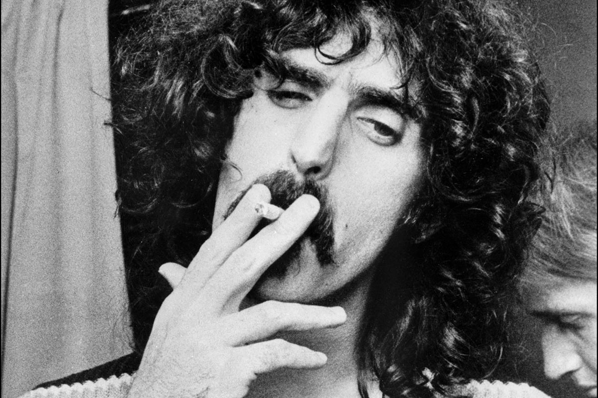 30 años sin Frank Zappa: el compositor que amó la música y desafió todos los cánones del sueño americano