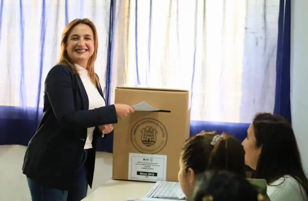 Expulsan del radicalismo cordobés a vicegobernadora electa que acompañó en la fórmula al peronista Llaryora