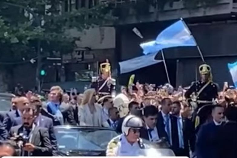 Prisión preventiva para el hombre que arrojó una botella al presidente Milei