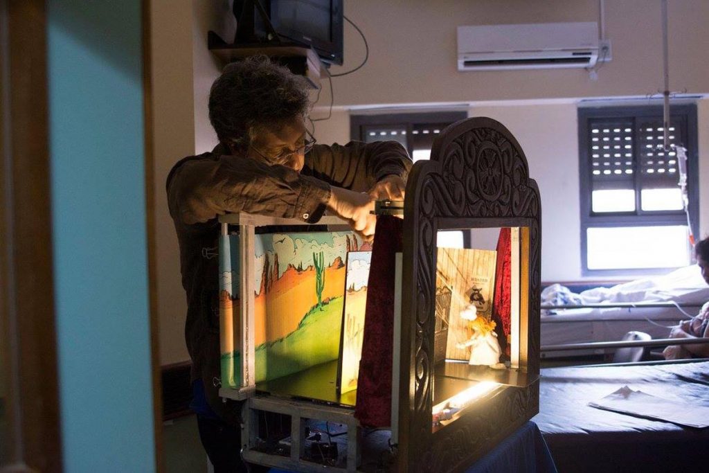 Títeres y marionetas en el Garrahan: cuando el teatro sale de su zona de confort 1 Títeres y marionetas en el Garrahan: cuando el teatro sale de su zona de confort