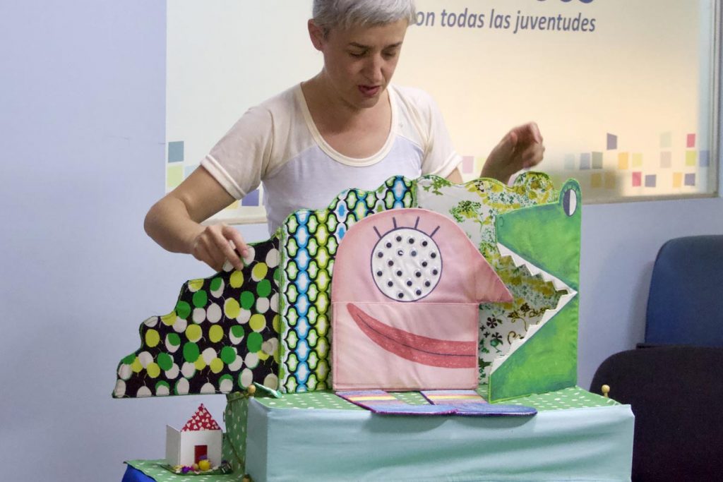 Títeres y marionetas en el Garrahan: cuando el teatro sale de su zona de confort 2 Títeres y marionetas en el Garrahan: cuando el teatro sale de su zona de confort