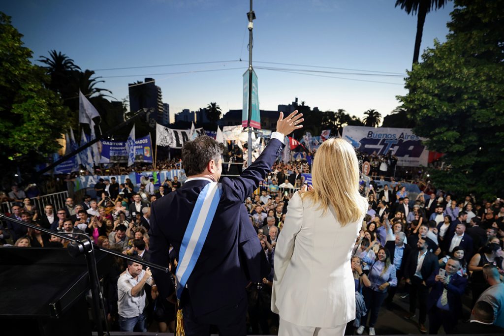 Frente a la motosierra, Kicillof prorroga el presupuesto de Provincia y pide endeudamiento por 1800 millones