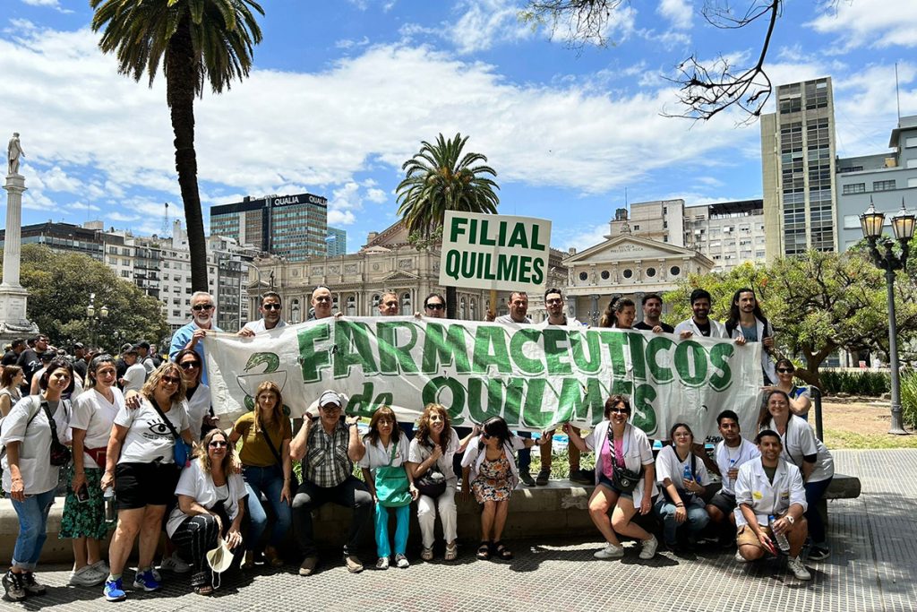 Farmacéuticos marcharon y presentaron un amparo contra el DNU 2 Farmacéuticos marcharon y presentaron un amparo contra el DNU
