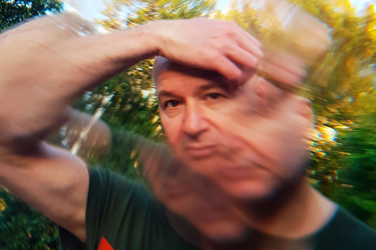 En busca de la canción imperfecta: Mariano Esain se reinventa en su primer disco solista