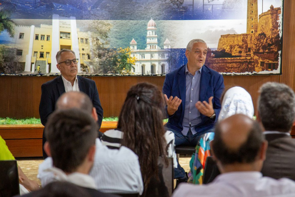 Señalizaron la Embajada de Cuba en Argentina y la "Mansión Güerchi" en la localidad de Zárate