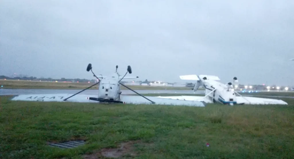 La tormenta provocó grandes daños en el AMBA: 544 pedidos de ayuda y 363 árboles caídos, 45 sobre vehículos 5 La tormenta provocó grandes daños en el AMBA: 544 pedidos de ayuda y 363 árboles caídos, 45 sobre vehículos