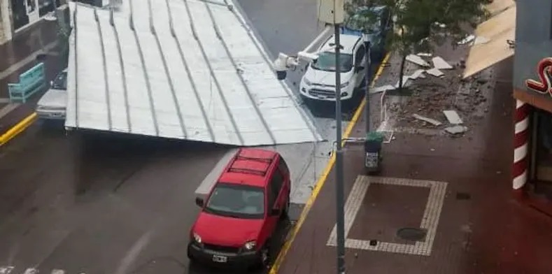 Crónica de una Bahía Blanca desconocida: colas, escasez y calles intransitables