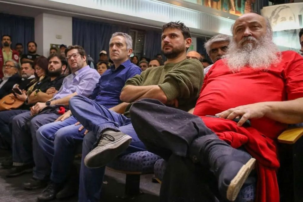 La UTEP renovó autoridades en un multitudinario acto de unidad frente a Milei junto a la CGT y ambas CTA 2 La UTEP renovó autoridades en un multitudinario acto de unidad frente a Milei junto a la CGT y ambas CTA