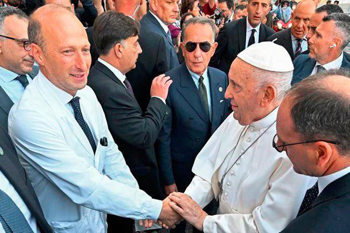 Investigan por falsificación de documentos públicos a Sergio Alfieri, el médico que operó al Papa Francisco