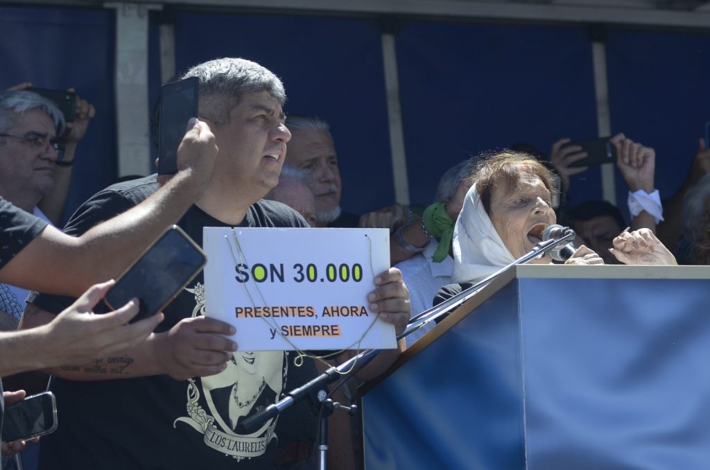Las Madres encabezaron a organismos de Derechos Humanos y "Taty" Almeida subió al escenario 1 Las Madres encabezaron a organismos de Derechos Humanos y "Taty" Almeida subió al escenario