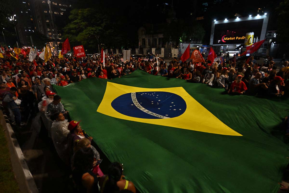 Miles de personas marcharon por la democracia en Brasil y Lula pidió “un castigo ejemplar” para quienes planearon el intento de golpe