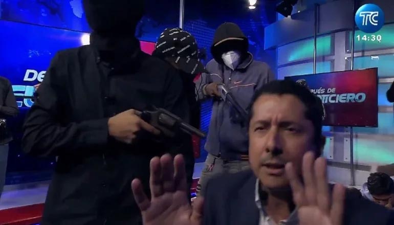 Asesinaron a balazos al fiscal que investigaba el copamiento del canal de televisión en Ecuador