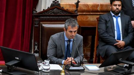 El oficialismo ahora propone retrotraer el aumento del 30% en las dietas de diputados y senadores