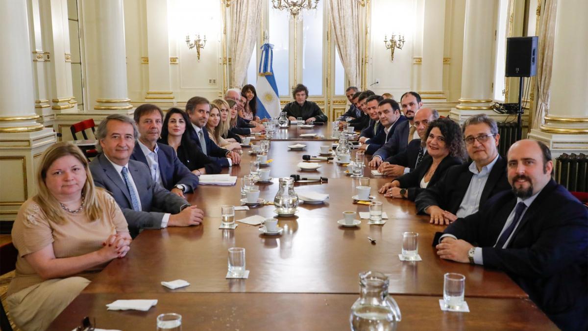 Se complica la estrategia del shock: la tensión de Milei con sus diputados y un   revés para Villarruel en el Senado