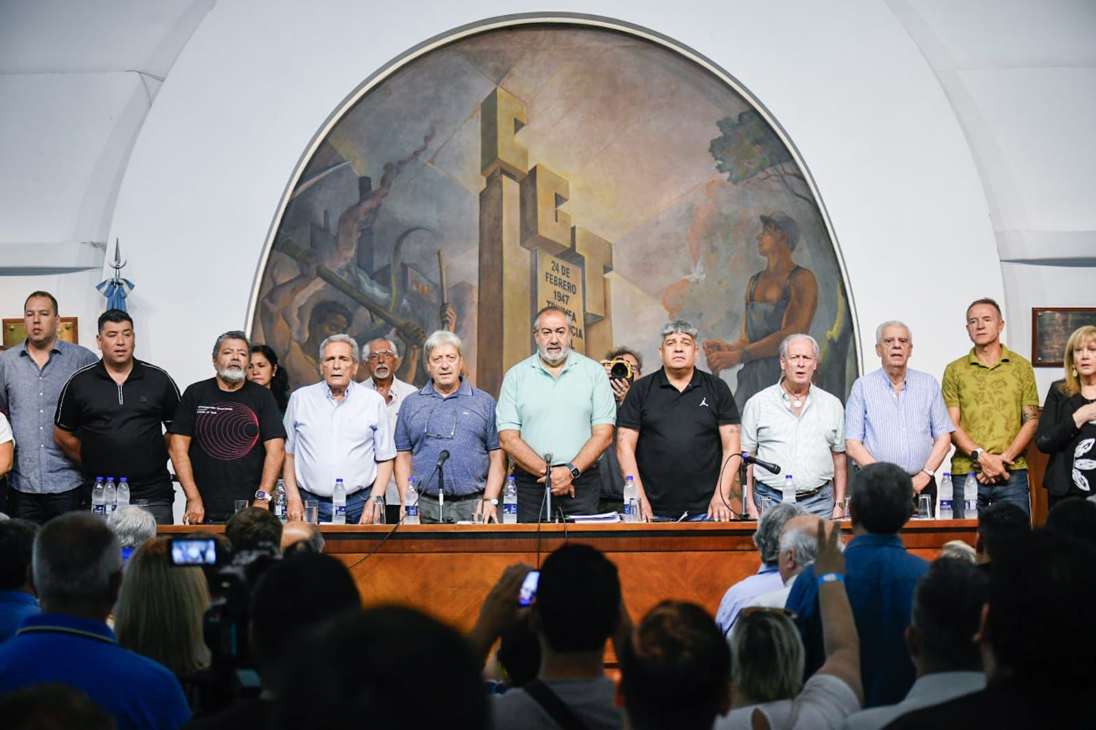 El plenario de delegaciones regionales de la CGT ratificó el paro y la movilización para frenar el DNU y la ley ómnibus