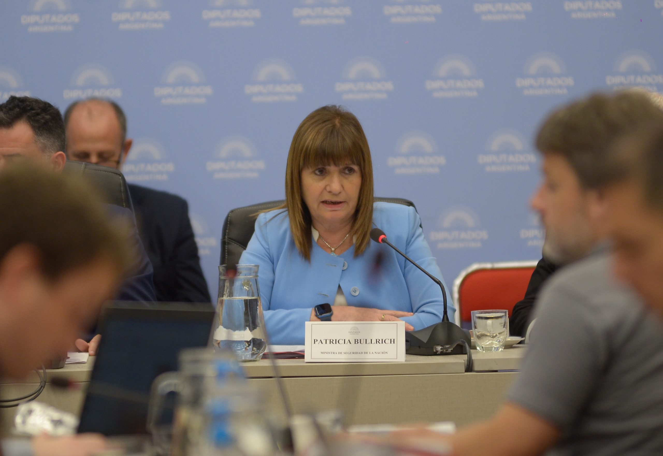 El gobierno minimizó el paro y movilización pero debió postergar el debate de la Ley Ómnibus