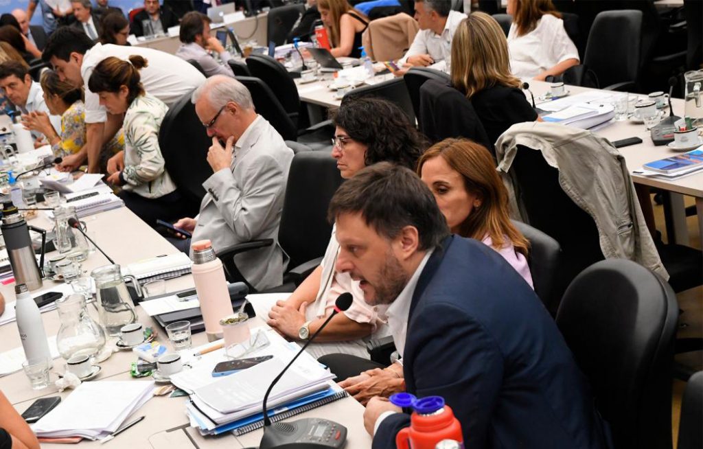 El peronismo, expectante ante el fracaso de la Ley ómnibus 1 El peronismo, expectante ante el fracaso de la Ley ómnibus