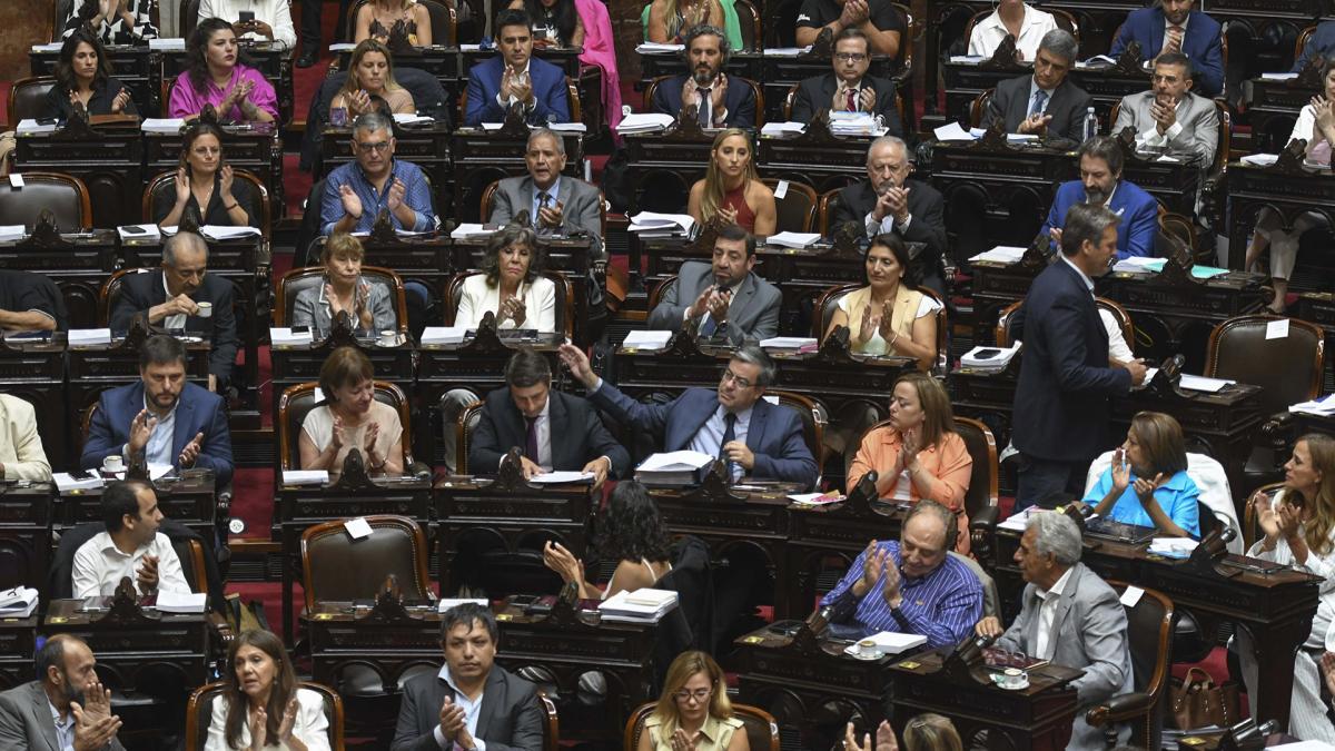 Ley ómnibus en Diputados, día dos: más de 100 oradores e incertidumbre sobre la votación en particular