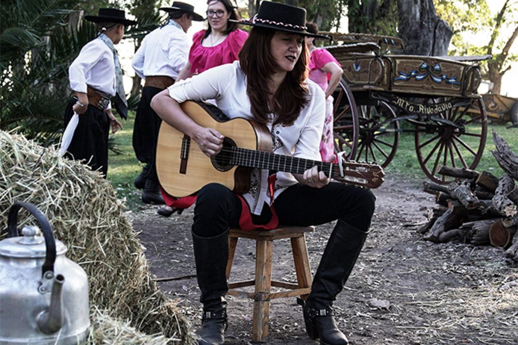 Churros, naturaleza y automovilismo, las fiestas en el territorio bonaerense