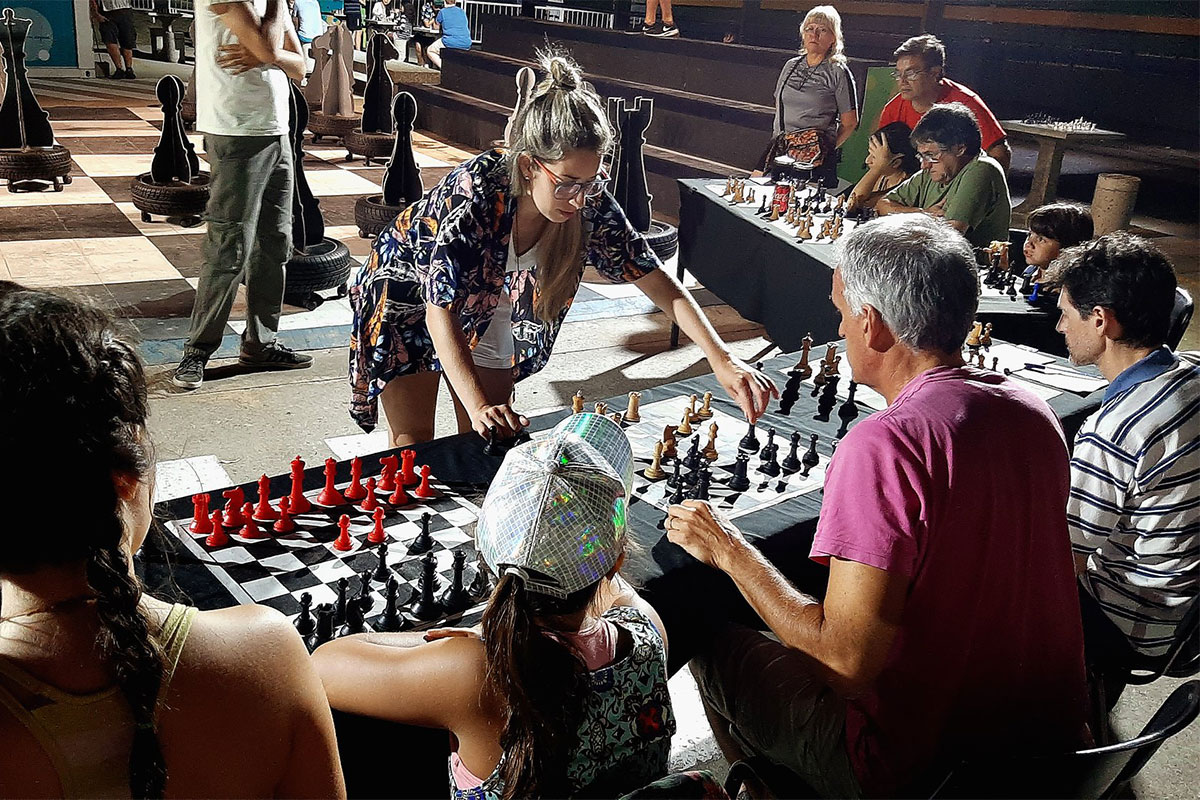 Carolina Luján: «Es más fácil encontrar a dos personas que jueguen al ajedrez que uno al básquet o al voley»