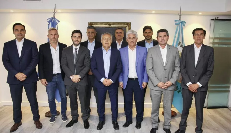 Francos recibe a los gobernadores de JxC que reclamarán por las cajas jubilatorias