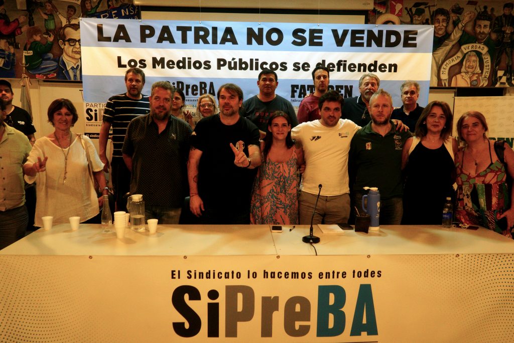 Organizaciones y sindicatos lanzan la multisectorial «La Patria no se vende» y anuncian acciones contra el DNU