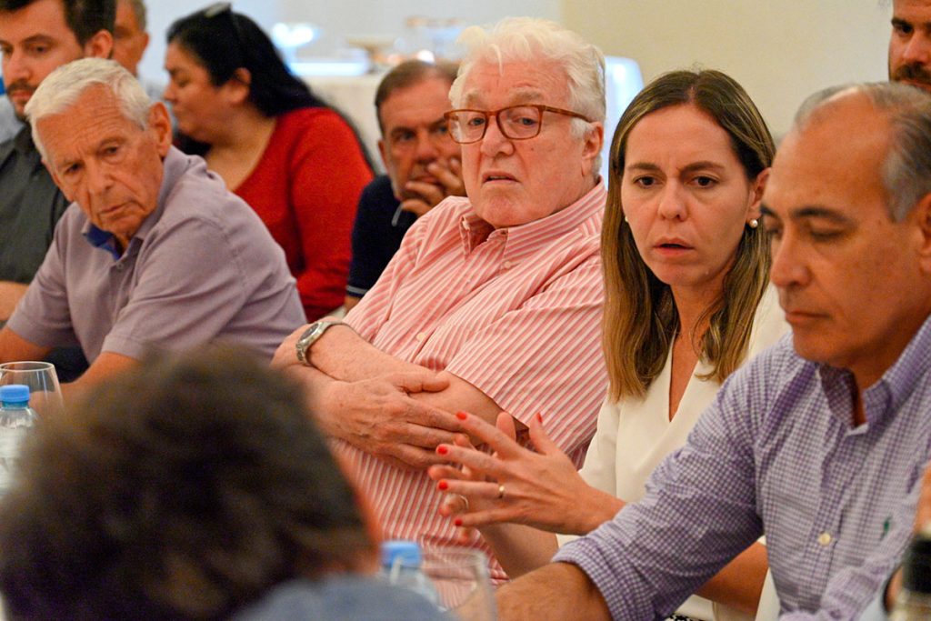 Kicillof rechazó el régimen pesquero de Milei y advirtió: "No vamos a aceptar ningún tipo de presión" 2 Kicillof rechazó el régimen pesquero de Milei y advirtió: "No vamos a aceptar ningún tipo de presión"