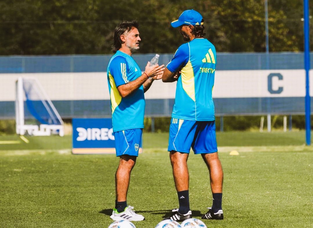 Coach, rockero, hincha y psicólogo social: el ayudante de Diego Martínez que trabaja la energía grupal en Boca