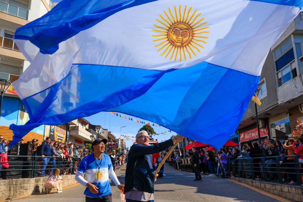 Gustavo Barrera: "El consumo esta temporada en Villa Gesell bajó entre 25 y 30% por las medidas del gobierno nacional" 2 Gustavo Barrera: "El consumo esta temporada en Villa Gesell bajó entre 25 y 30% por las medidas del gobierno nacional"