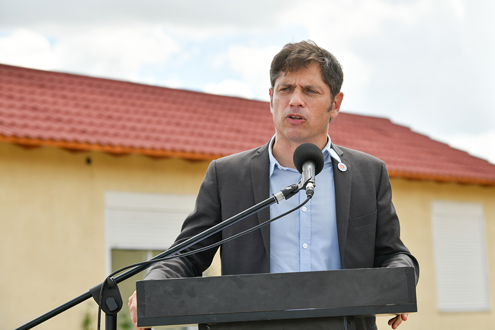 Kicillof cargó contra el gobierno de Milei: «En dos meses le destruyeron la vida a la gente»