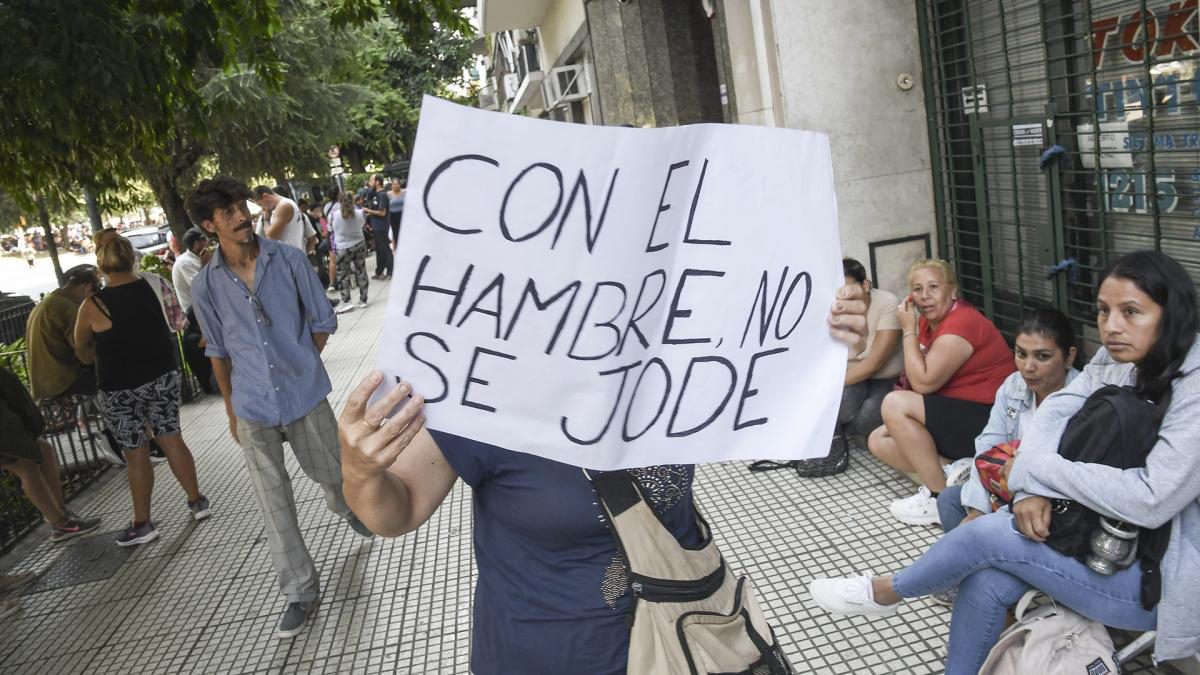 Decreto y ajuste: Milei impone el salario mínimo y sella la postura empresarial 2 Decreto y ajuste: Milei impone el salario mínimo y sella la postura empresarial