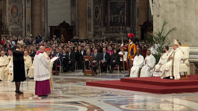 Milei participó de la canonización de Mamá Antula y este lunes se reúne con el Papa Francisco