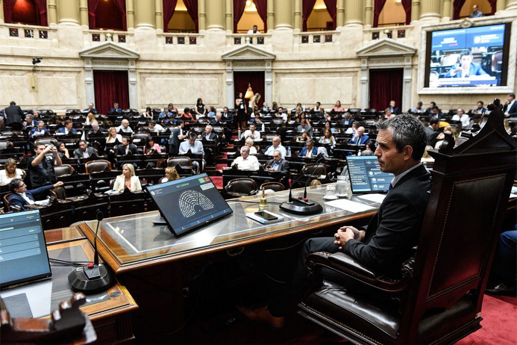 Ley ómnibus en Diputados, día 3: en un Congreso agitado, el oficialismo busca que se vote por la tarde 1 Ley ómnibus en Diputados, día 3: en un Congreso agitado, el oficialismo busca que se vote por la tarde