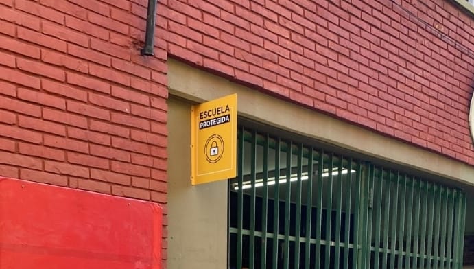 Robaron en otra escuela de Palermo y se llevaron 200 notebooks