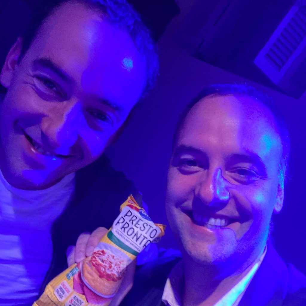 El hermano del vocero presidencial fue contratado por el Gobierno y cobrará $2,6 millones 1 El hermano del vocero presidencial fue contratado por el Gobierno y cobrará $2,6 millones