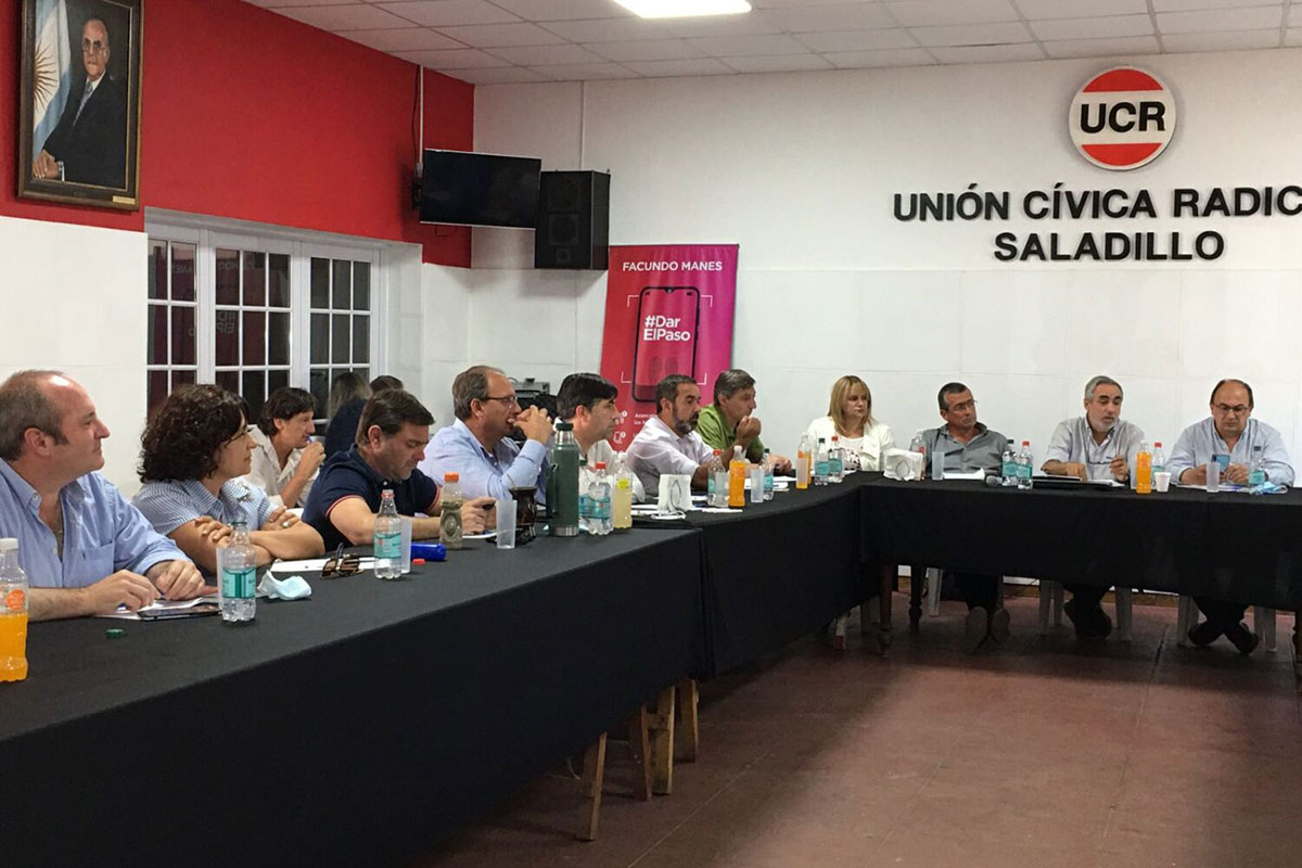 Intendentes radicales rechazaron la medida de Milei y exhortaron a Kicillof a reclamar los fondos