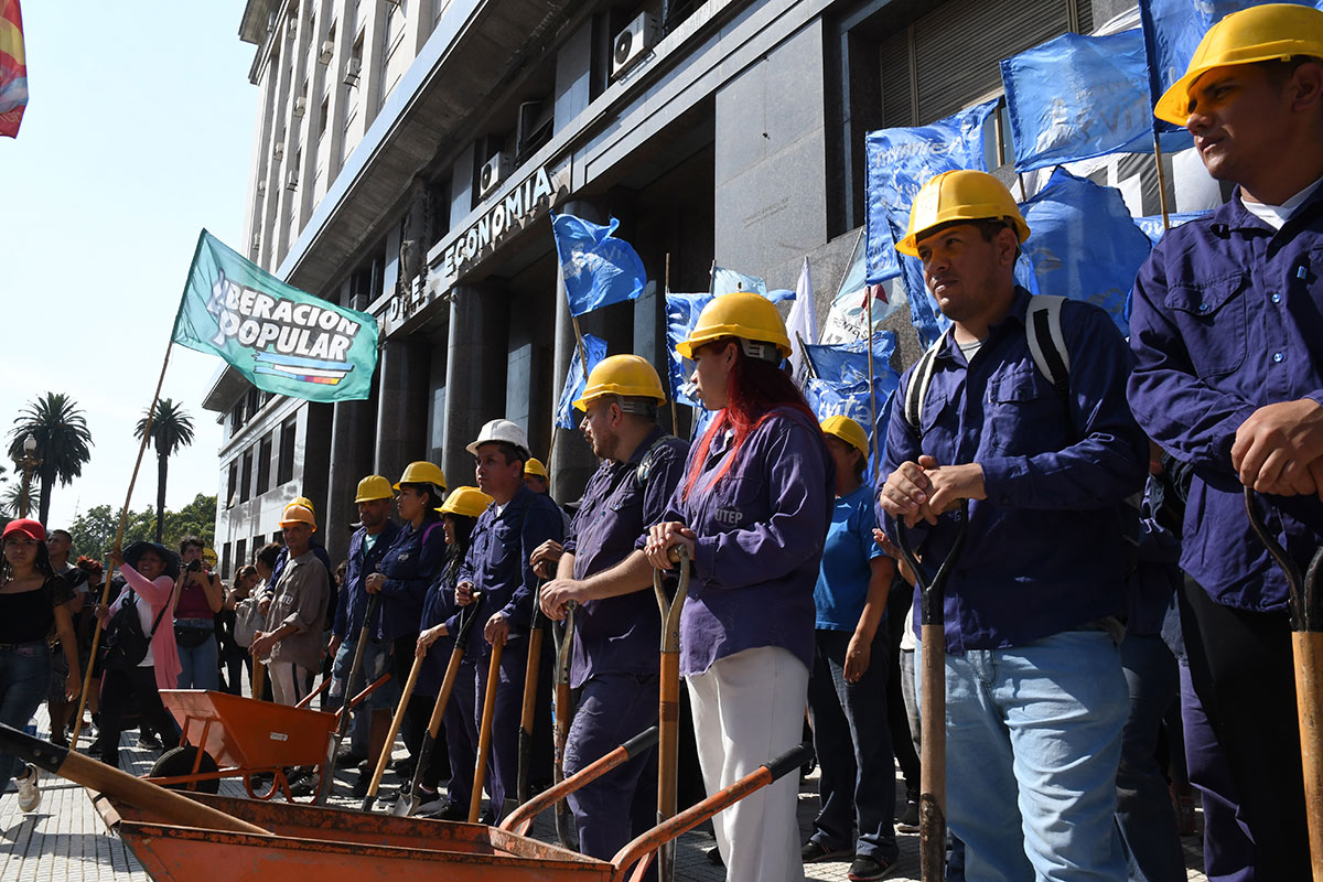 En otra jornada de protestas, la UTEP se moviliza a Economía