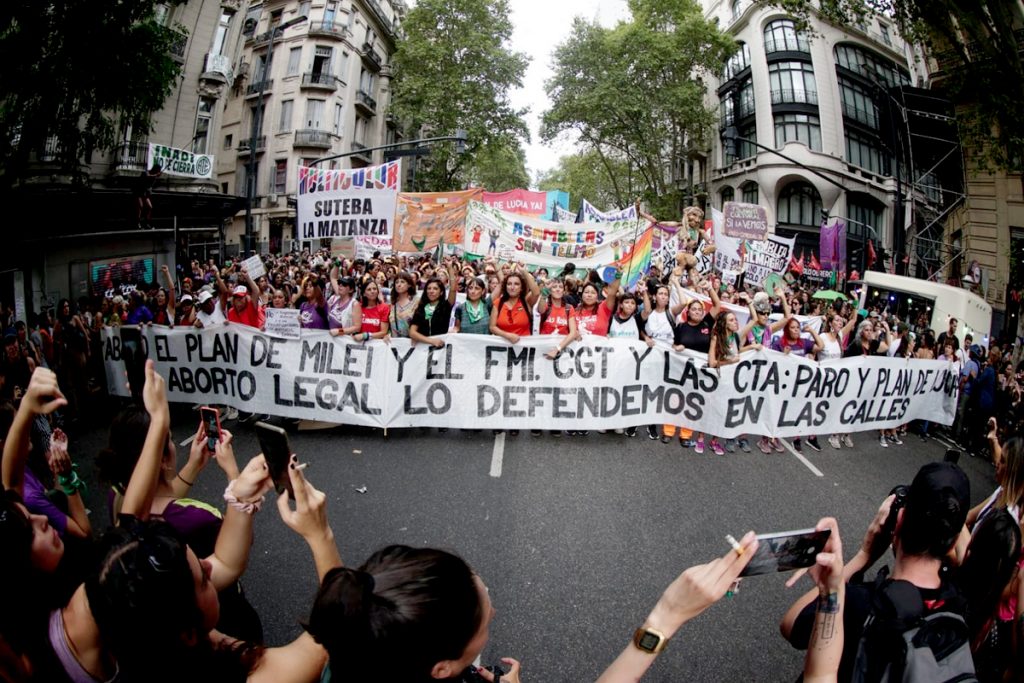 8M en la calle: las imágenes de la protesta feminista en el Congreso