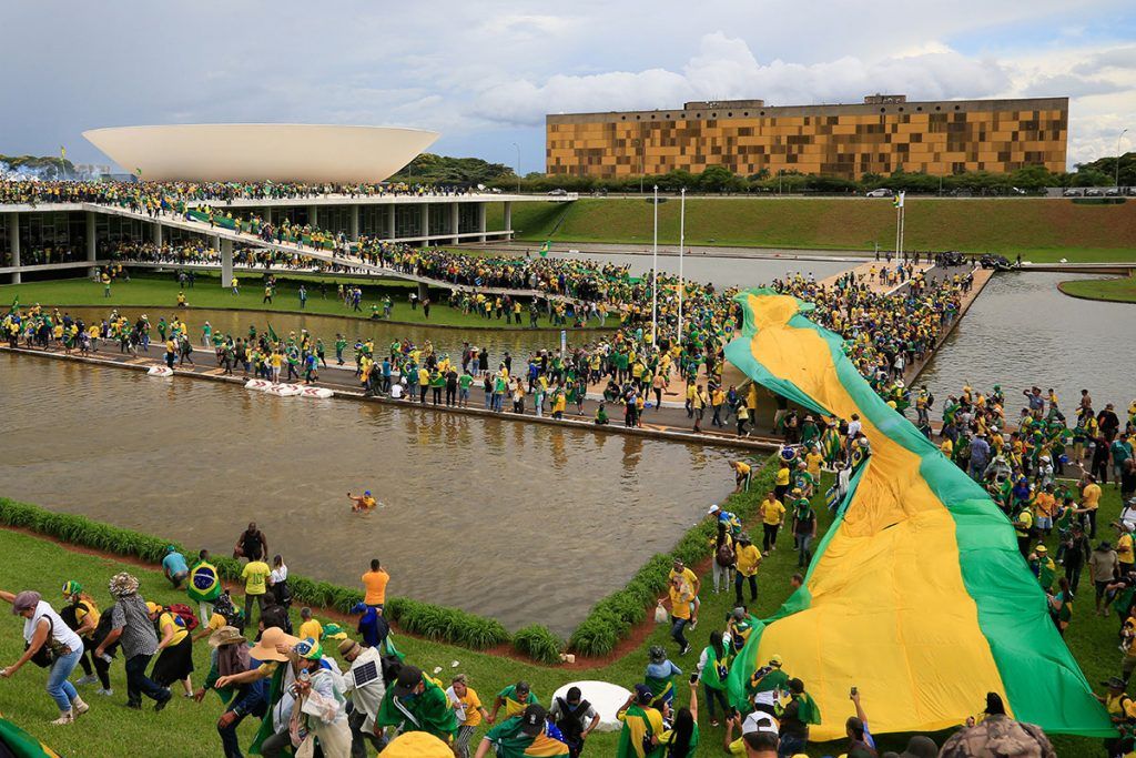 A través de Cancillería, el gobierno informó a Brasil sobre prófugos por el ataque al Planalto en 2023 1 A través de Cancillería, el gobierno informó a Brasil sobre prófugos por el ataque al Planalto en 2023