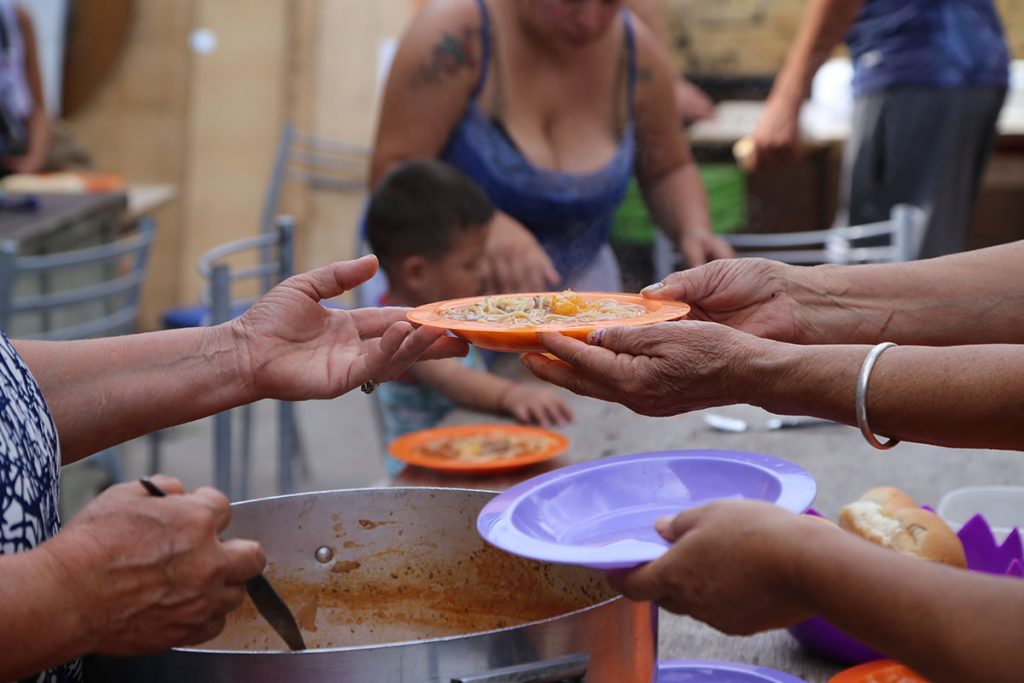 Adorni confirmó que Capital Humano apelará la medida ya que los alimentos retenidos serían para eventuales catástrofes