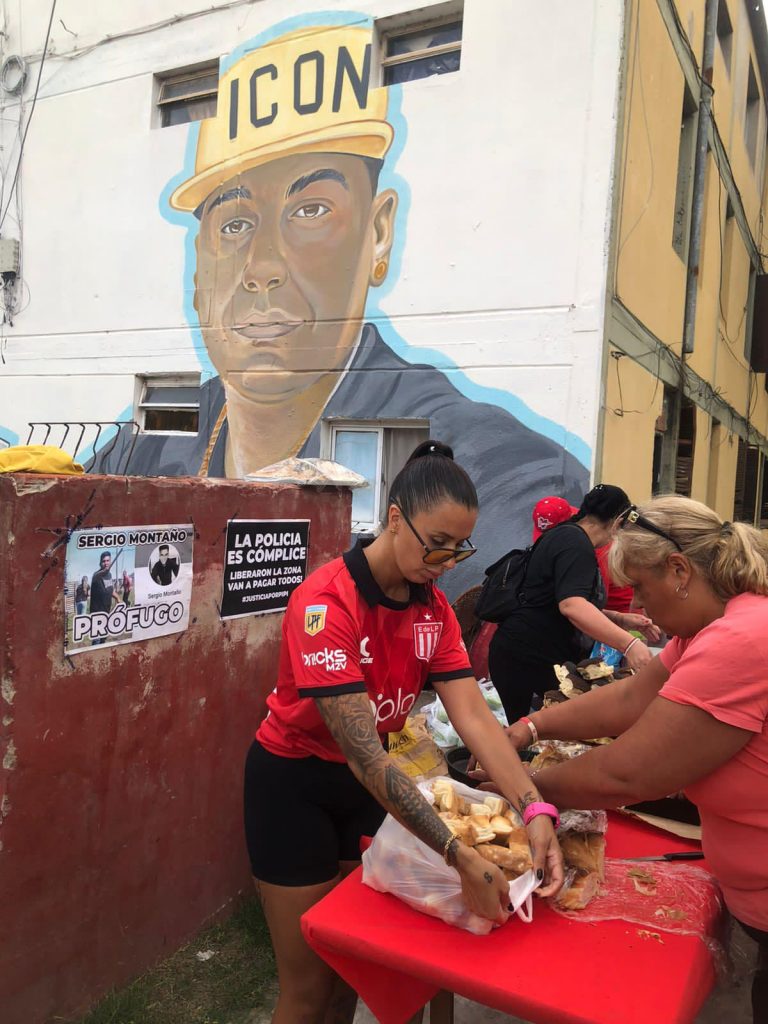 Una actividad solidaria para pedir justicia por “Pipi” Alonso, el hincha de Estudiantes asesinado de un tiro en la cabeza 2 Una actividad solidaria para pedir justicia por “Pipi” Alonso, el hincha de Estudiantes asesinado de un tiro en la cabeza