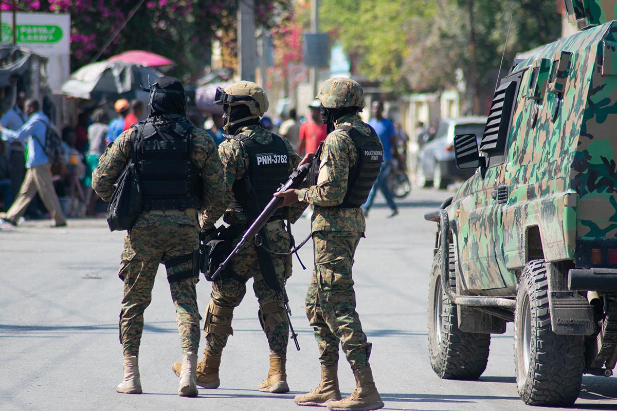 Estados Unidos y la Unión Europea evacúan a su personal diplomático de Haití por la crisis de seguridad